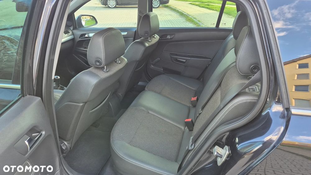 Opel Astra 1.7 CDTI DPF Cosmo - 14