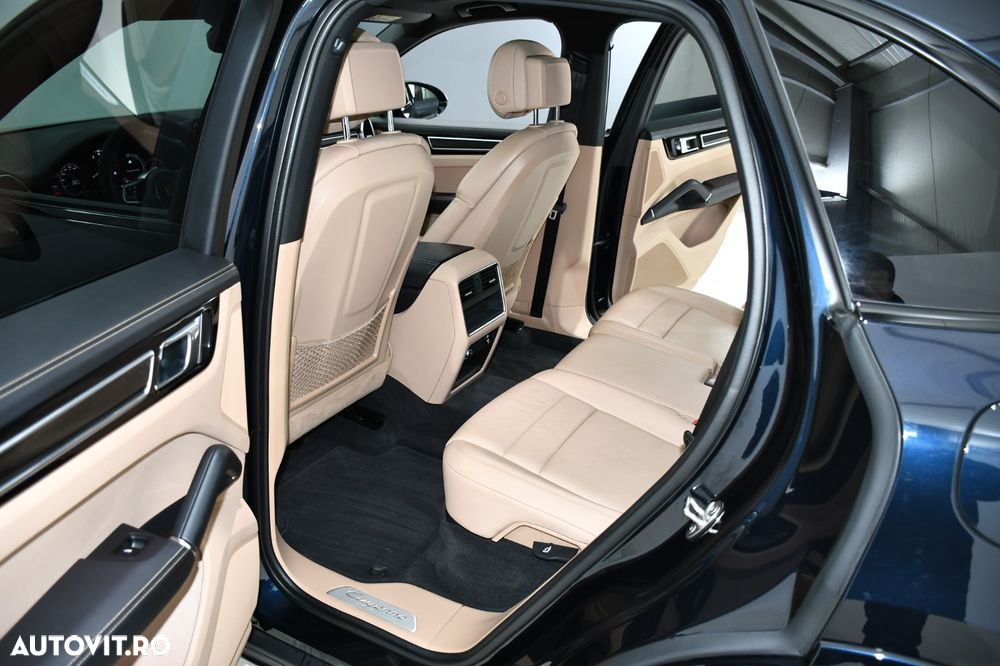 Porsche Cayenne Standard - 12