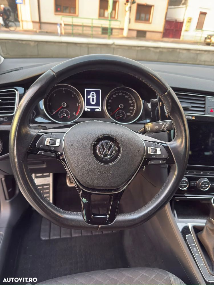 Volkswagen Golf - 7