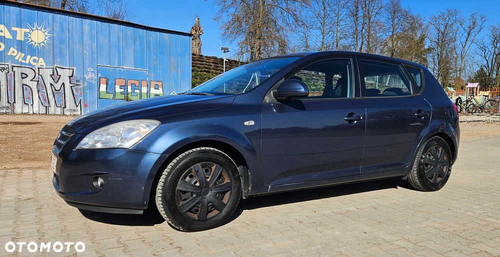 Kia Ceed 1.4 CVVT Attract - 2