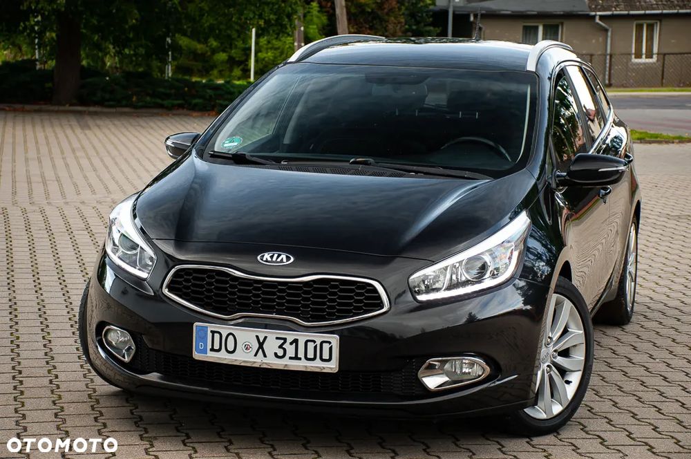Kia Ceed 1.6 GDI ISG SW Platinum Edition - 11