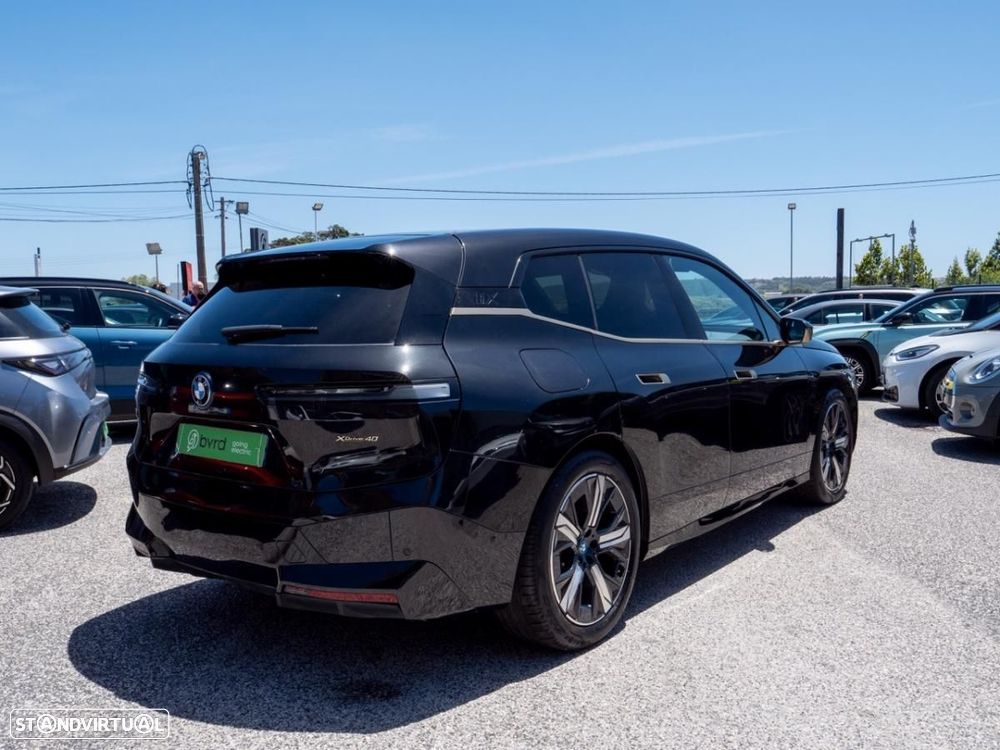 BMW iX xDrive 40 - 16