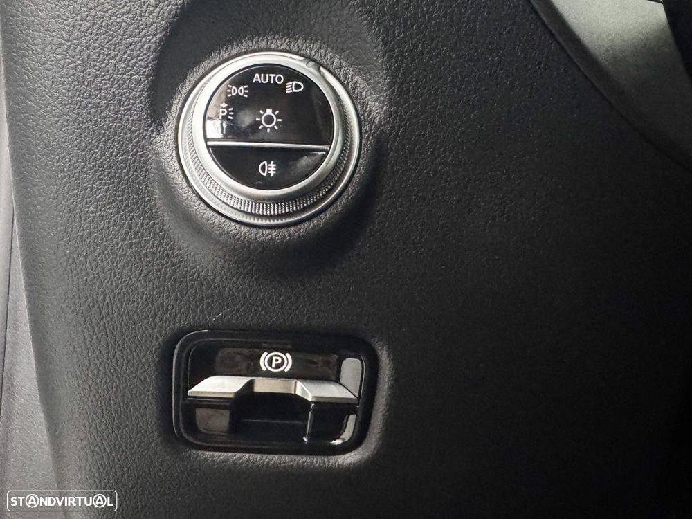 Mercedes-Benz C 200 AMG Line - 36