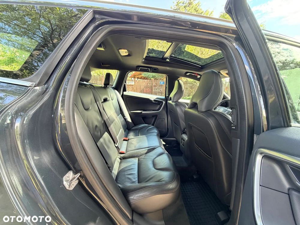 Volvo XC 60 D4 AWD Summum - 32