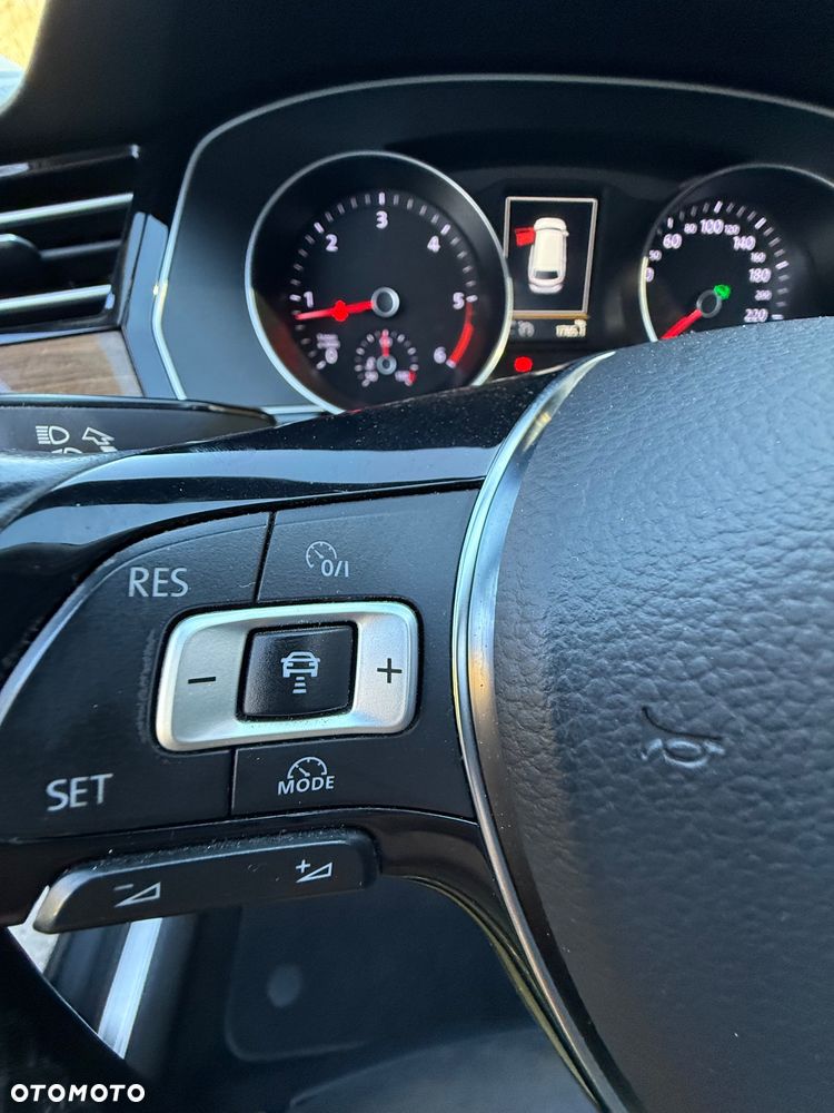 Volkswagen Passat 2.0 TDI SCR Highline DSG - 6