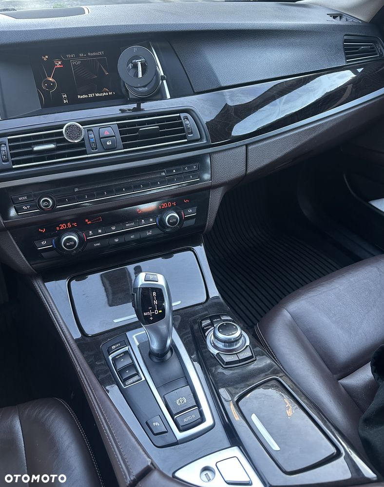 BMW Seria 5 518d Luxury Line - 9