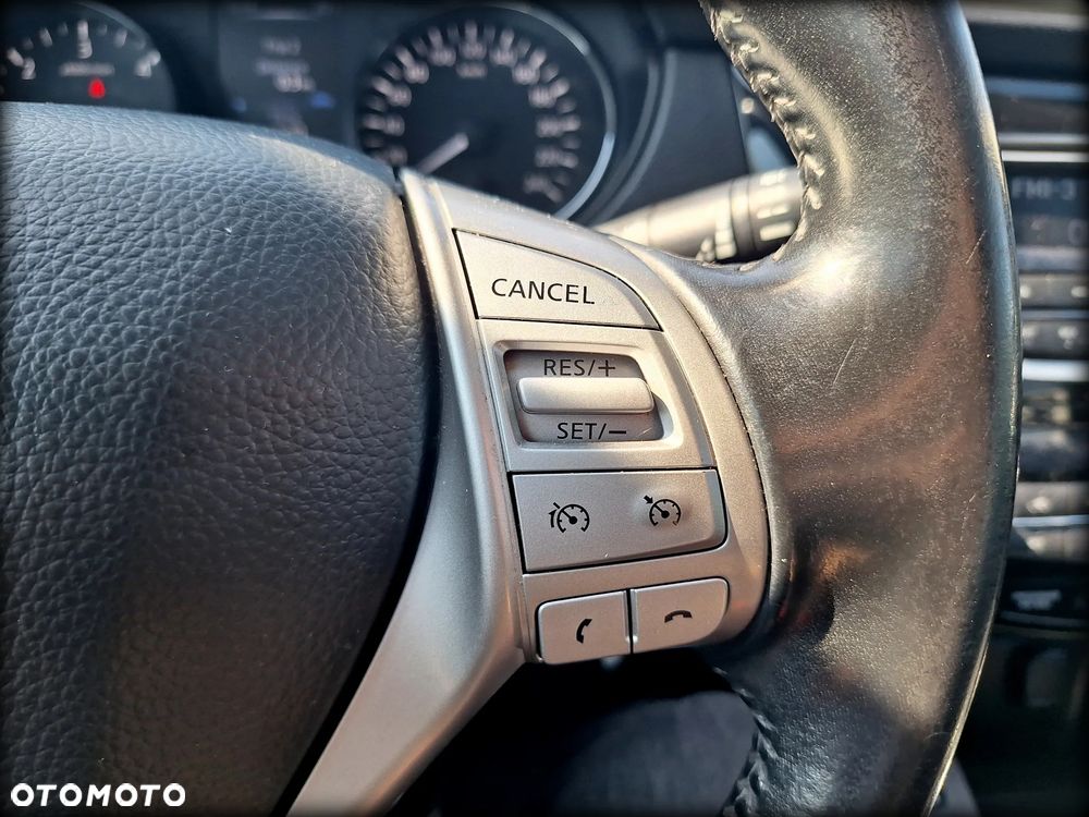Nissan Qashqai 1.6 DCi 4x4 Tekna - 14
