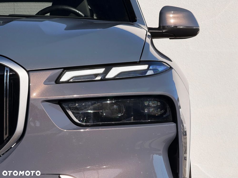 BMW X7 - 7