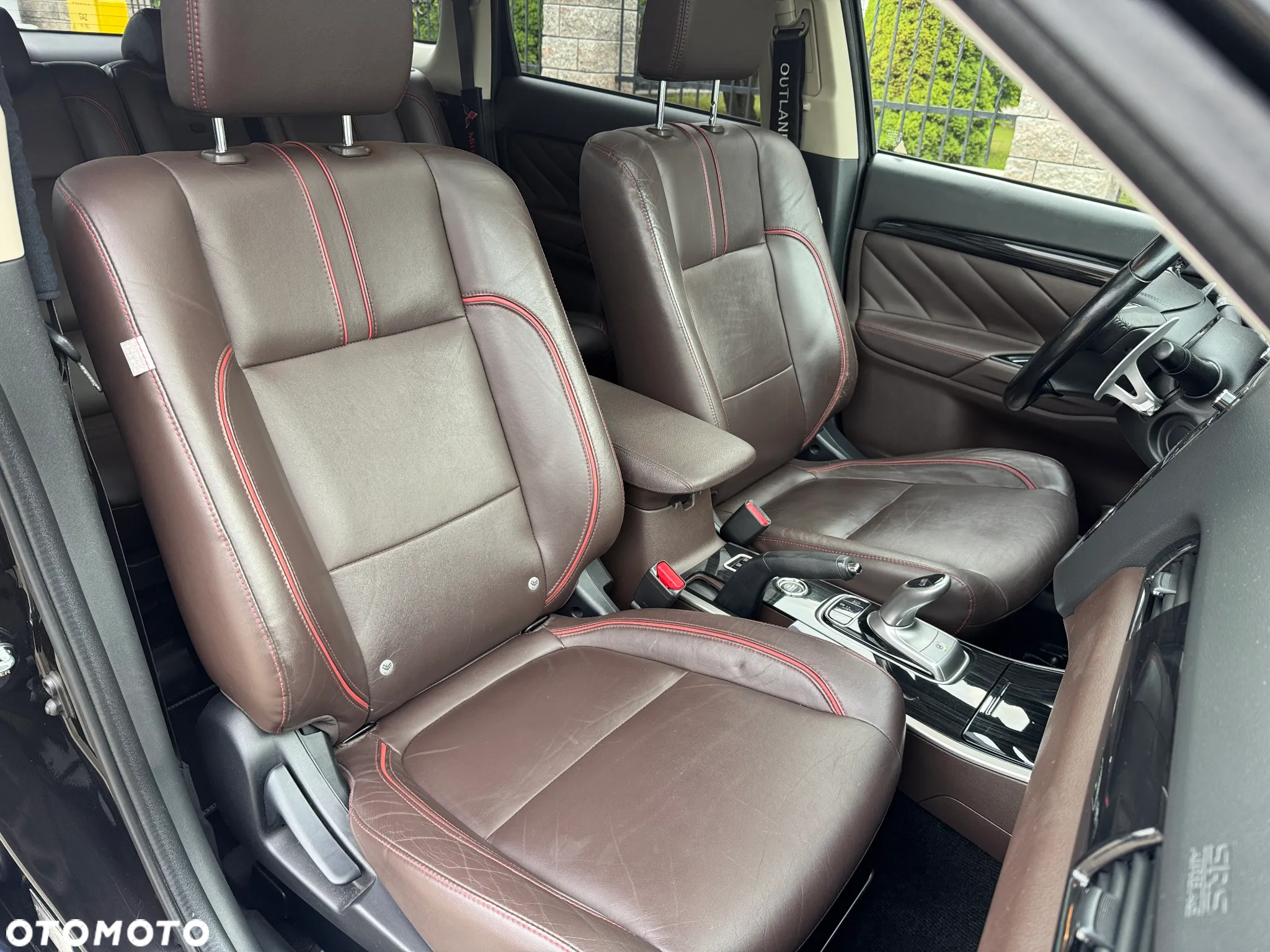 Mitsubishi Outlander PHEV Instyle NAVI + - 11
