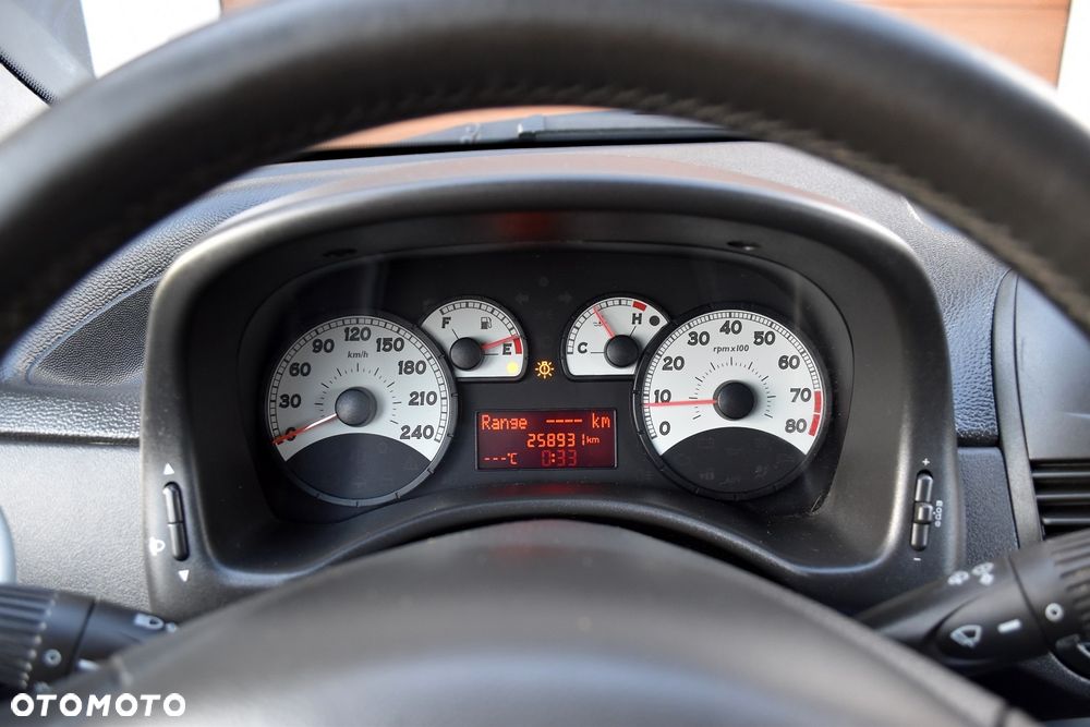 Fiat Punto 1.4 16V Sporting - 35