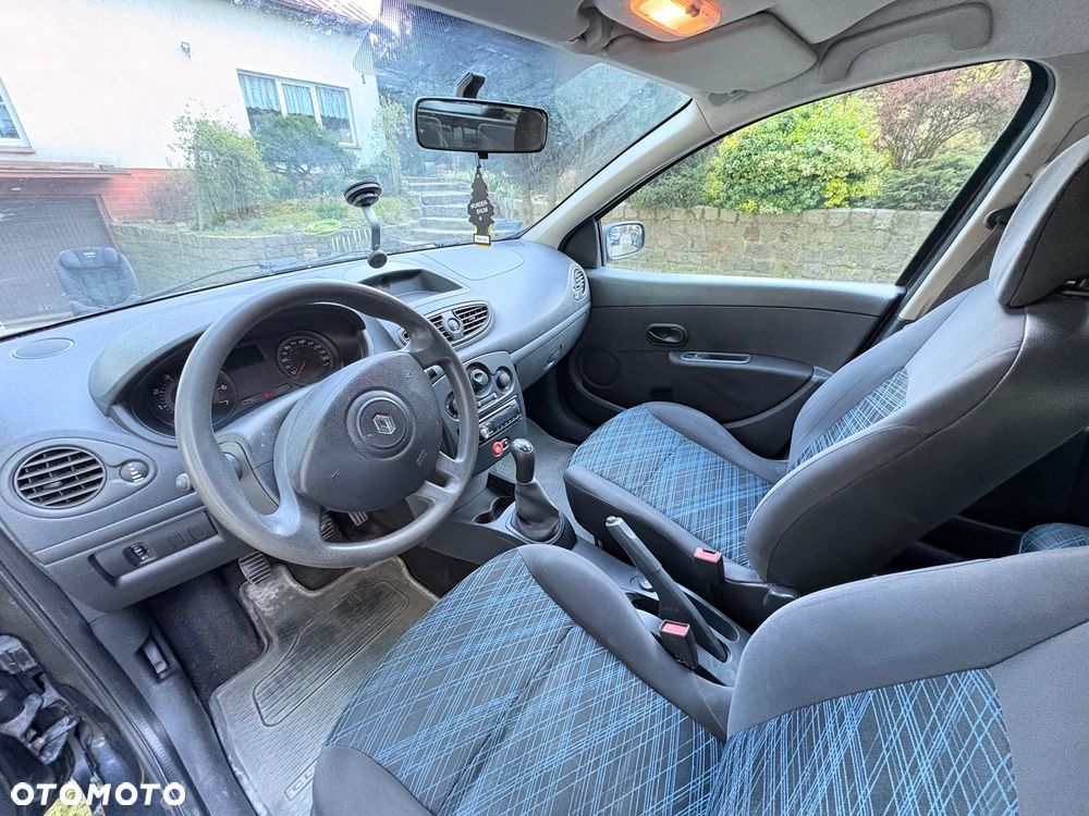 Renault Clio - 7