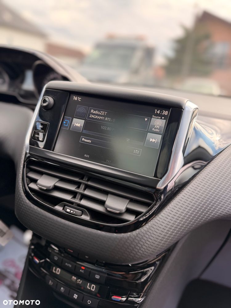 Peugeot 2008 PureTech 110 Stop&Start EAT6 GT-Line Edition - 21