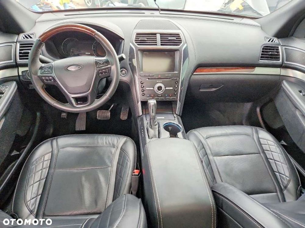 Ford Explorer - 10