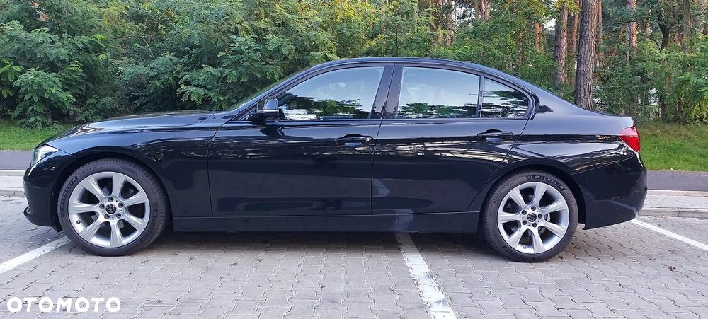 BMW Seria 3 320i GPF Sport Line Shadow - 4