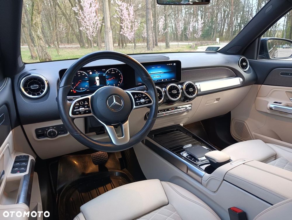 Mercedes-Benz GLB 200 7G-DCT - 8