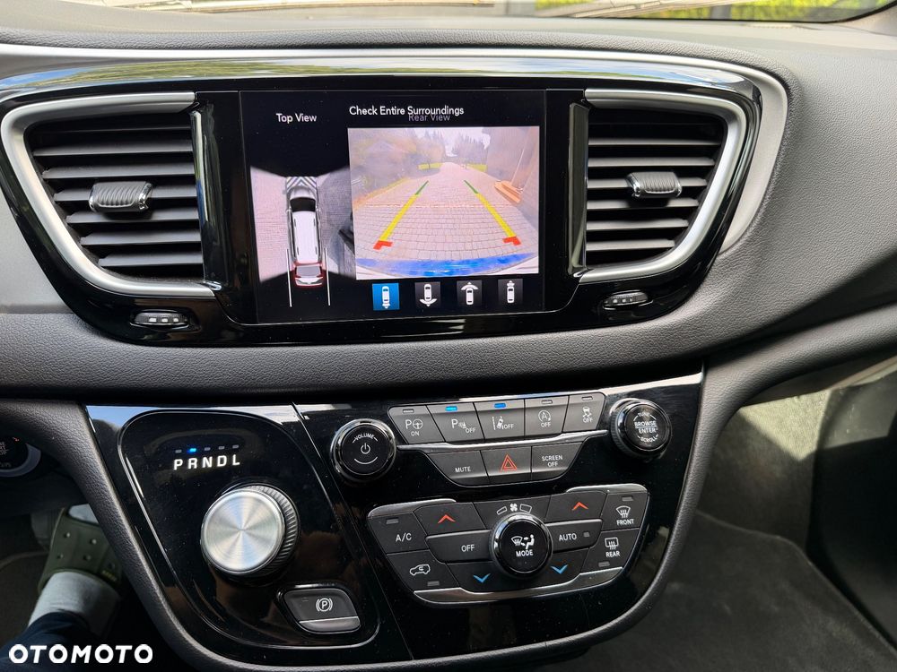 Chrysler Pacifica - 14