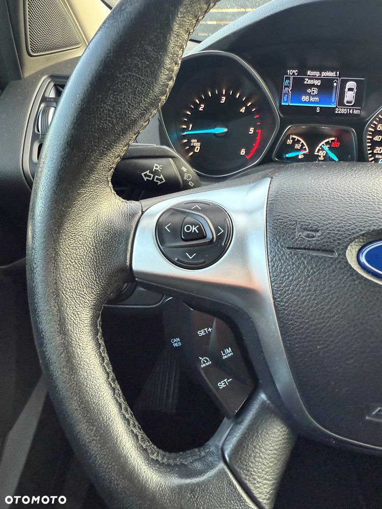 Ford Kuga 2.0 TDCi 2x4 SYNC - 24