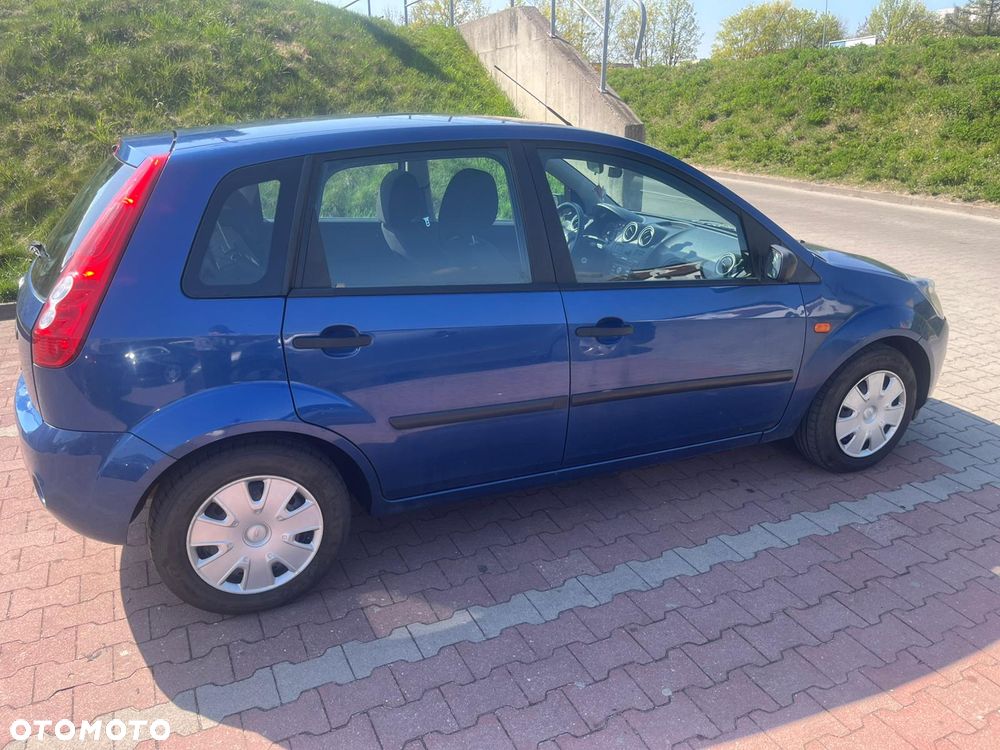 Ford Fiesta 1.3 Trend - 22