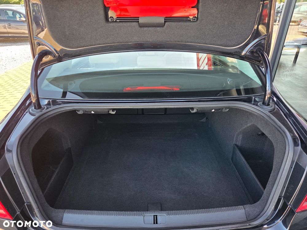 Volkswagen Passat 2.0 TDI 4Motion BlueMotion Technol Business Edition - 9