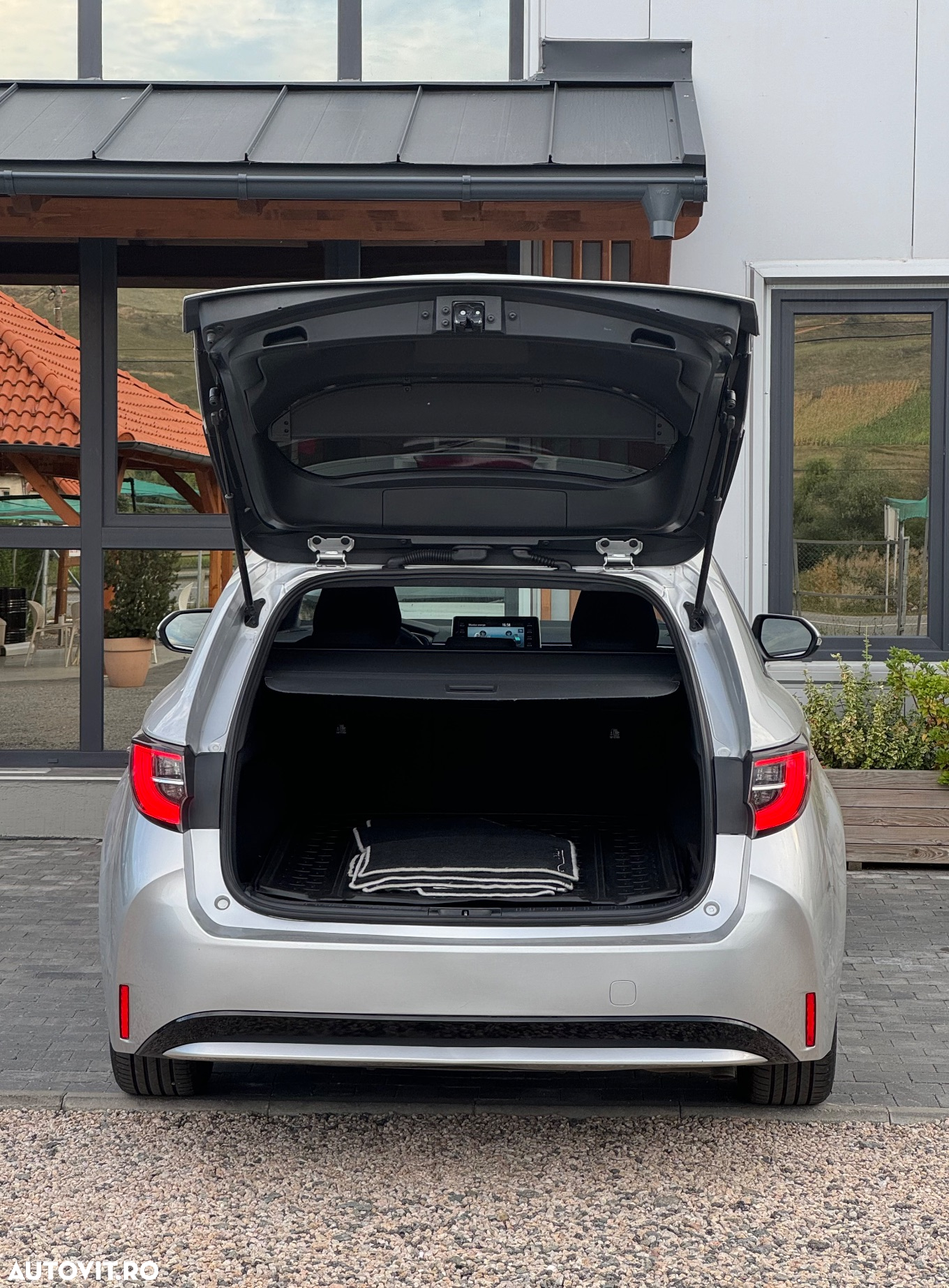 Toyota Corolla 1.8 HSD Dynamic - 19