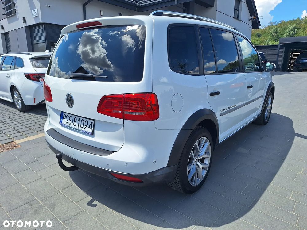 Volkswagen Touran - 8