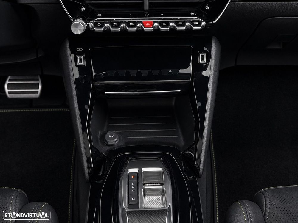Peugeot 2008 1.2 PureTech GT EAT8 - 11