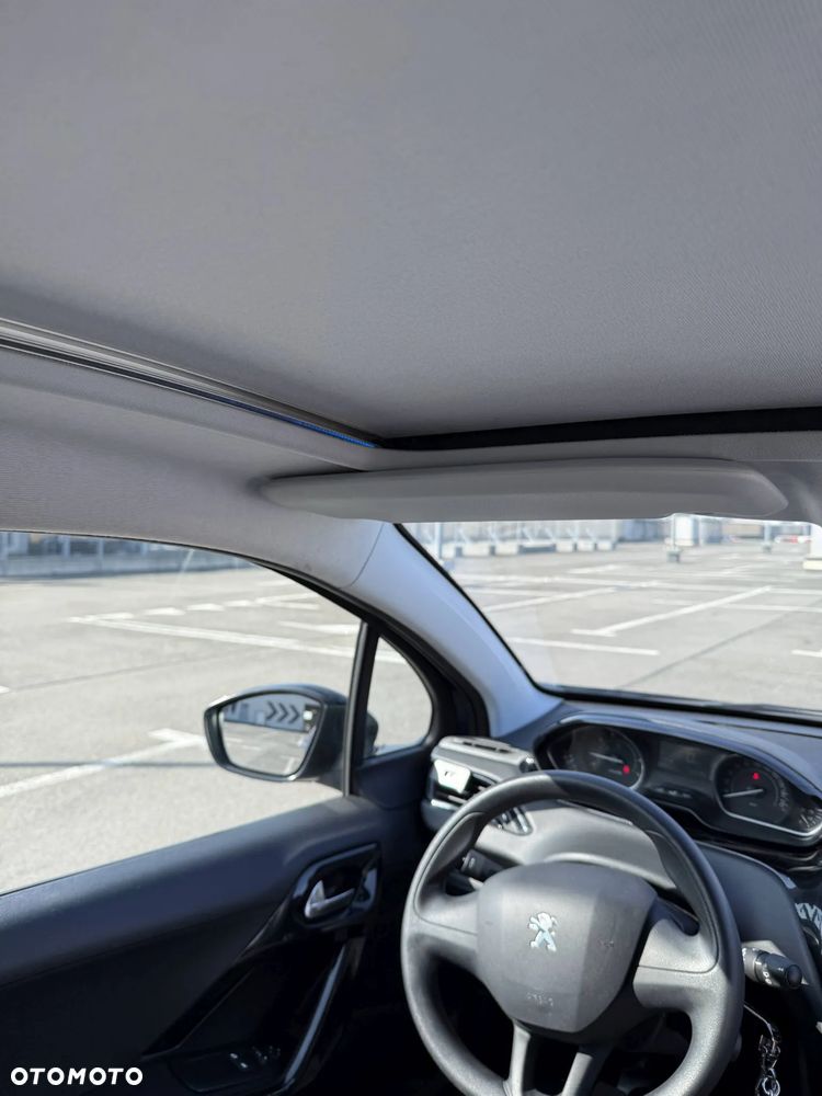 Peugeot 208 - 17