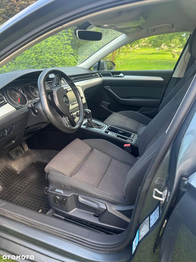 Volkswagen Passat 2.0 TDI SCR Comfortline DSG - 9