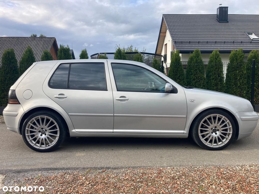 Volkswagen Golf IV 2.8 V6 4Mot - 3