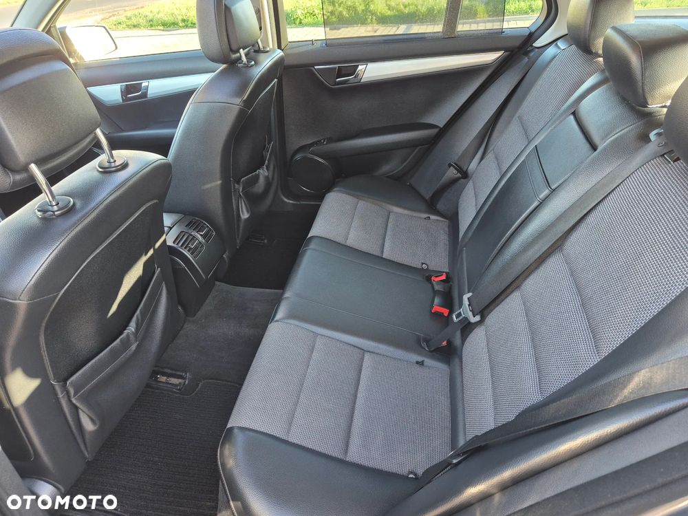 Mercedes-Benz Klasa C 180 T Kompressor Automatik BlueEFFICIENCY Avantgarde - 8