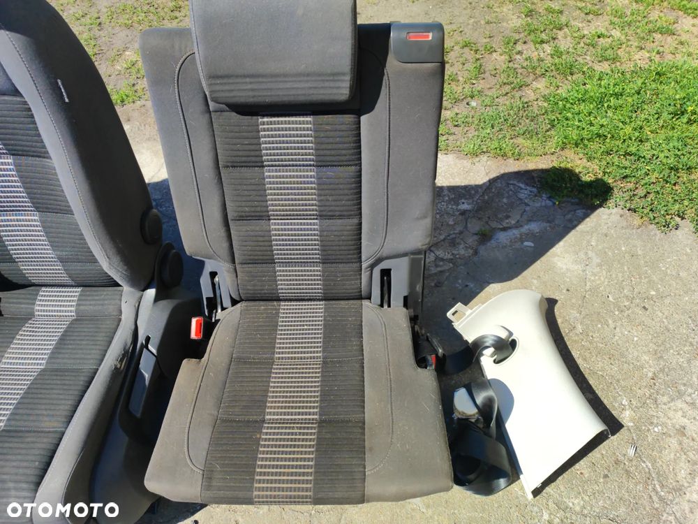 fotel przód x2 + fotel drugi rząd x3 + fotel trzeci rząd x2 plus mocowania boczki kpl. 7 osób do Vw Touran I 03-10r , komplet z foto - 14