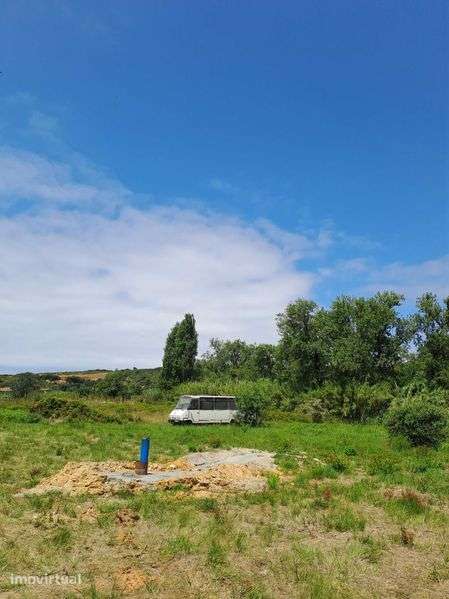 Terreno Rustico - Ribeira D'ilhas (Ericeira) com 2 Furos e Autocarro - Grande imagem: 2/6