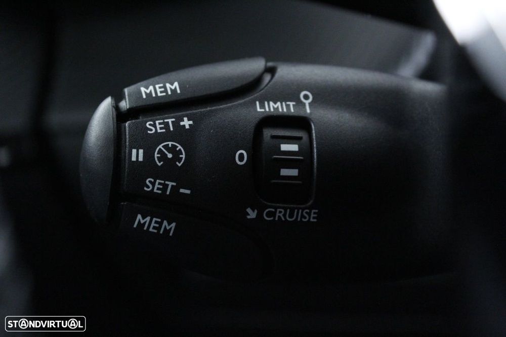 Peugeot 2008 1.2 PureTech Style - 27