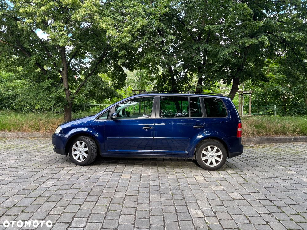 Volkswagen Touran 1.9 TDI Conceptline - 4