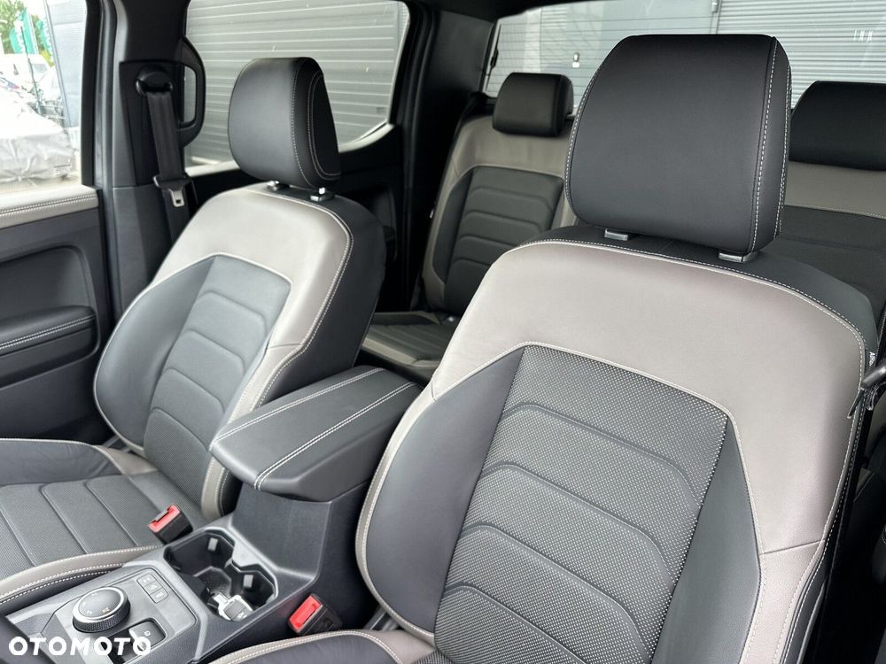 Volkswagen Amarok - 12