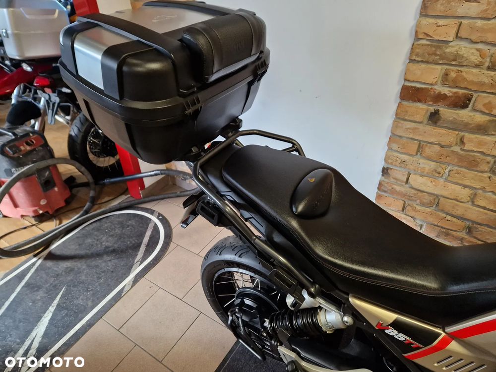 Moto Guzzi V85 - 29