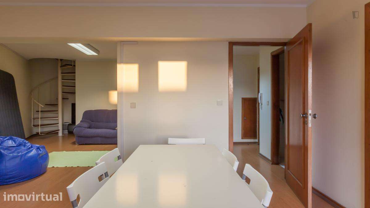 Quarto - localizado em Paranhos Porto - Grande imagem: 5/28