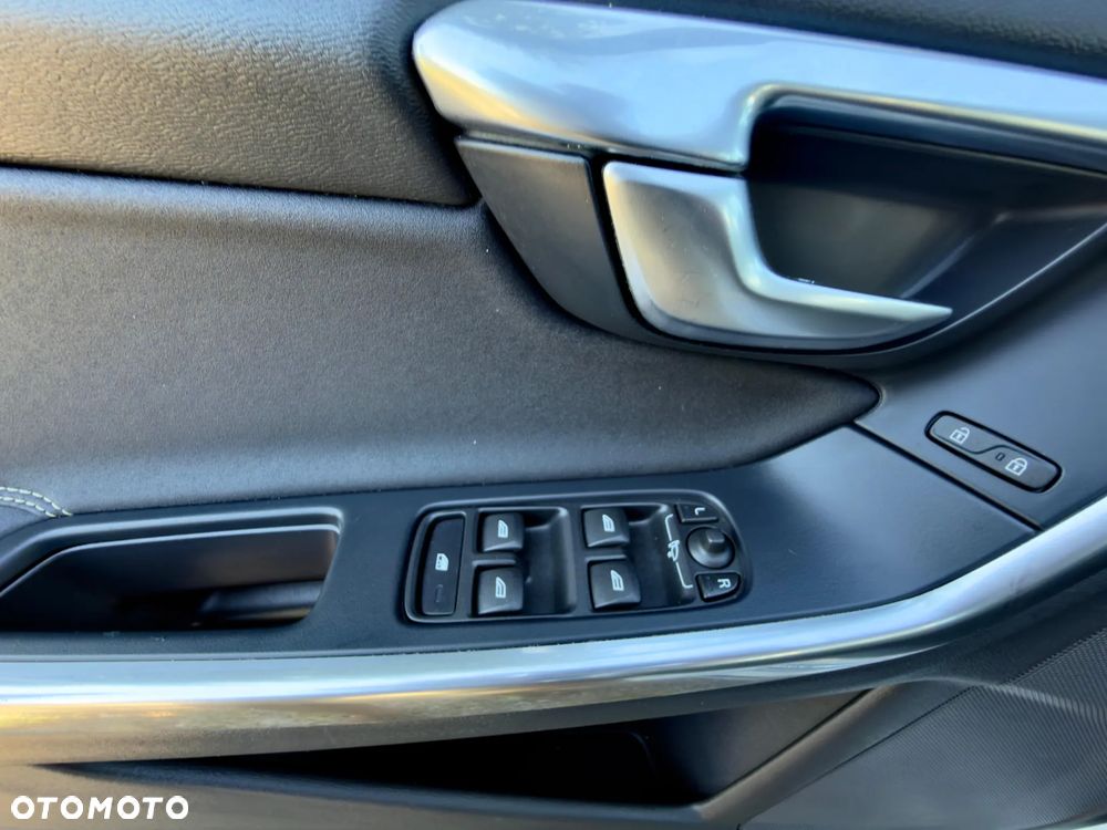 Volvo V60 T5 Geartronic Powershift RDesign - 21