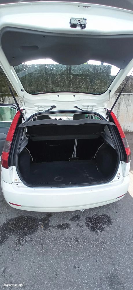 Ford Fiesta 1.4 Ghia - 9