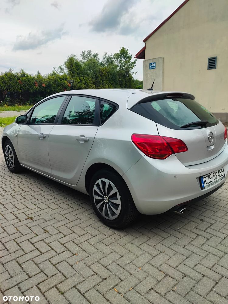 Opel Astra 1.4 Turbo - 2