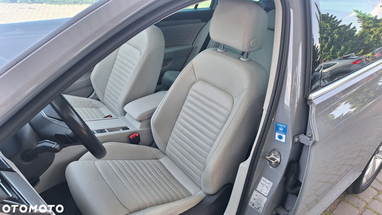 Volkswagen Passat 2.0 TDI Business DSG - 13