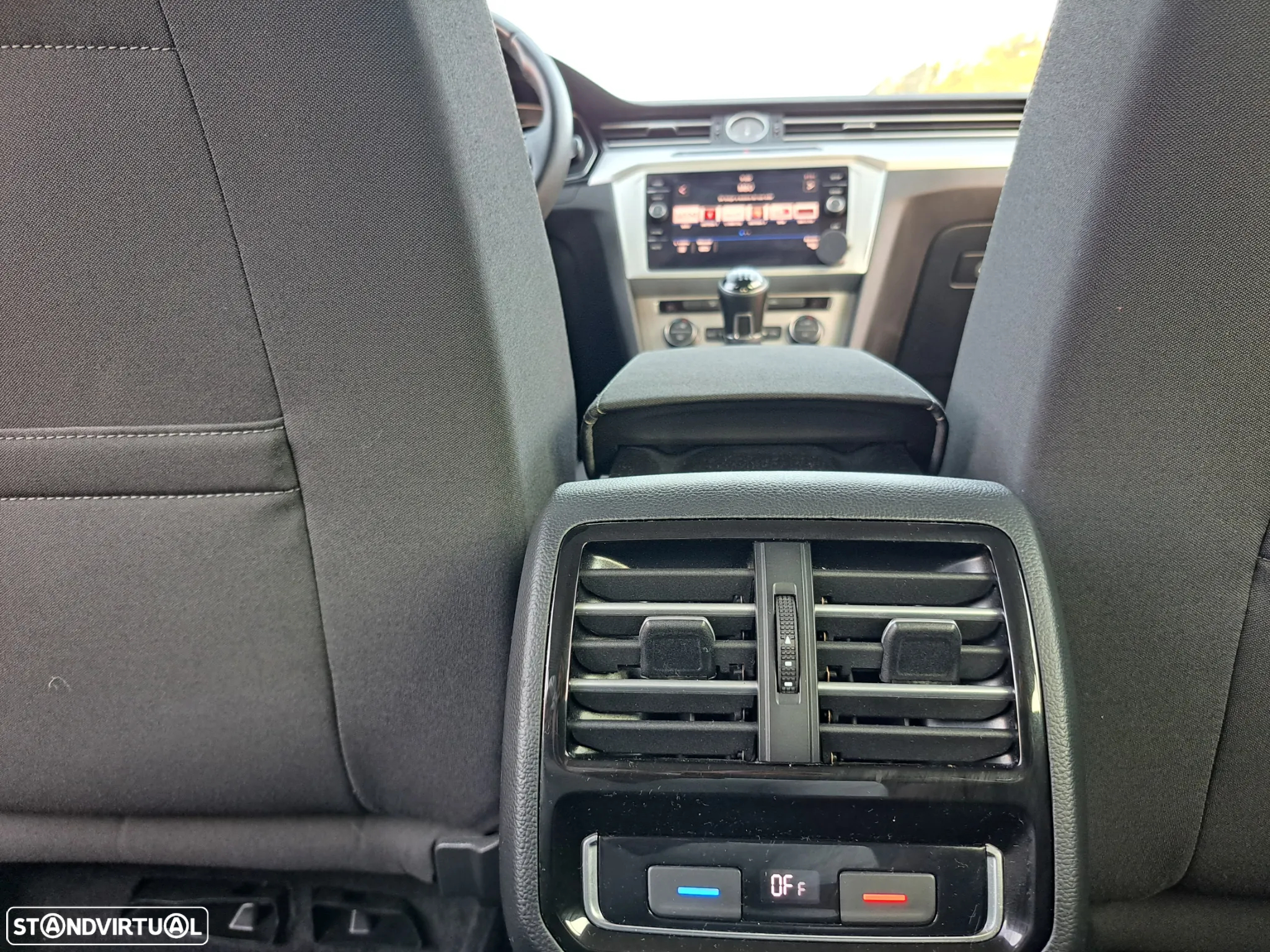 VW Passat Variant 1.6 TDI Highline - 28