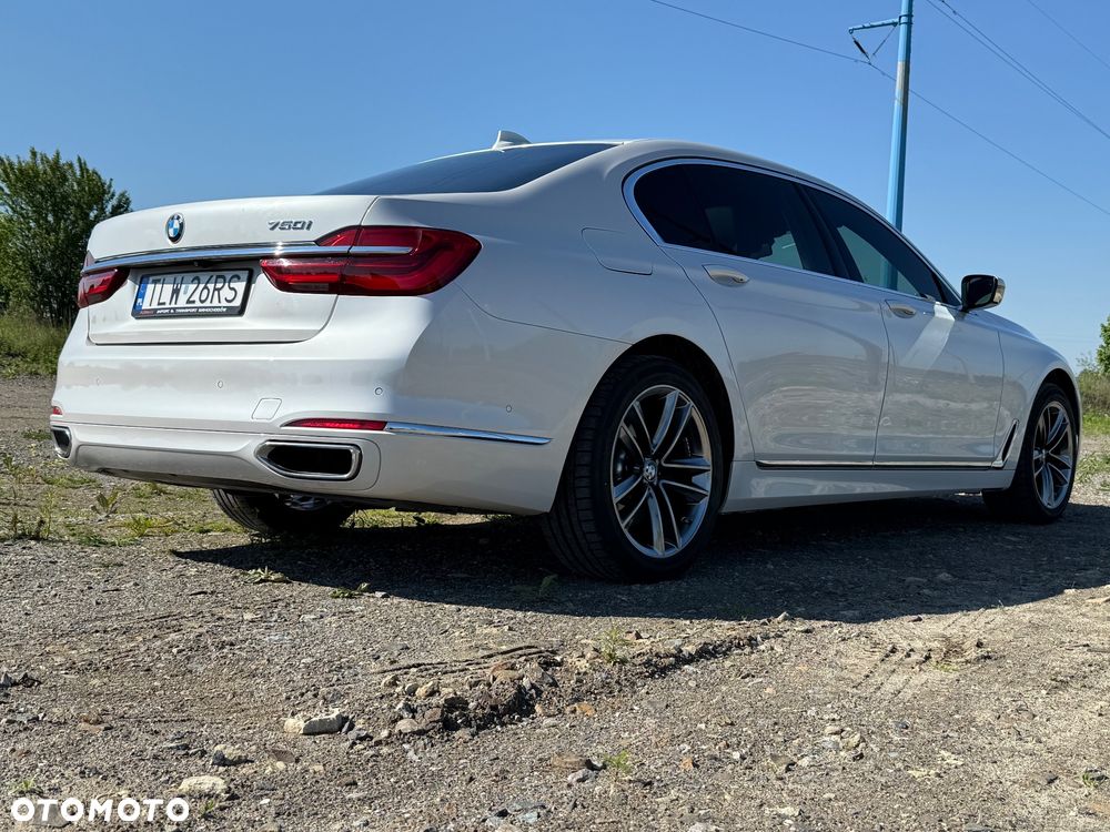 BMW Seria 7 750i xDrive - 10