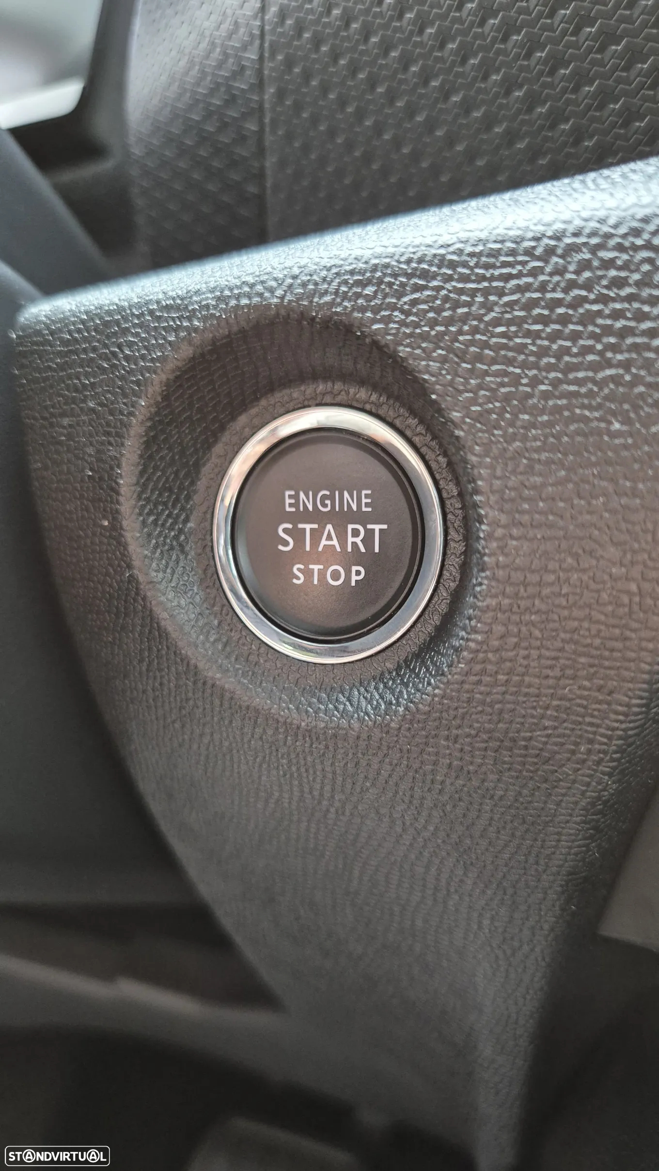 Citroën C4 PureTech 130 Stop&Start EAT8 SHINE - 18