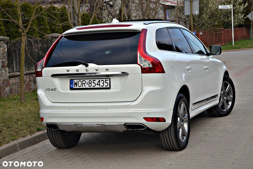 Volvo XC 60 D5 AWD Geartronic Summum - 12