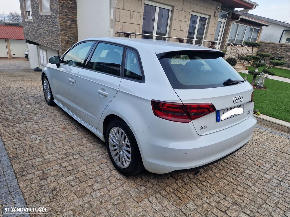 Audi A3 Sportback 1.6 TDI Sport - 4