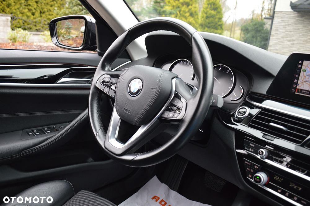 BMW Seria 5 520d xDrive Sport Line sport - 24