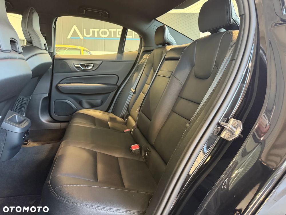 Volvo S60 T4 R-Design - 16