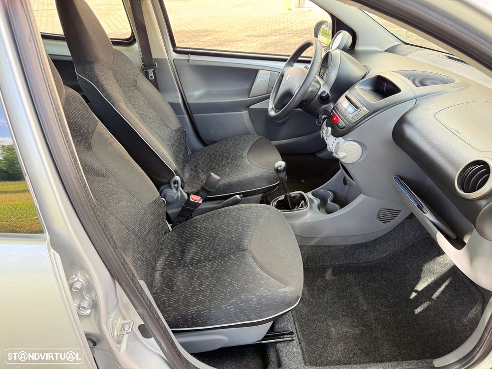 Peugeot 107 1.0 Black&Silver - 12