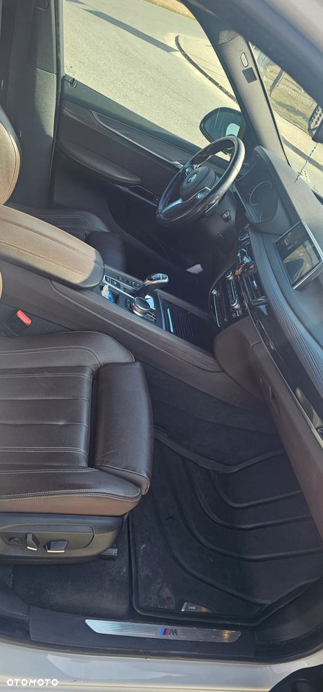 BMW X5 xDrive50i Sport-Aut - 10